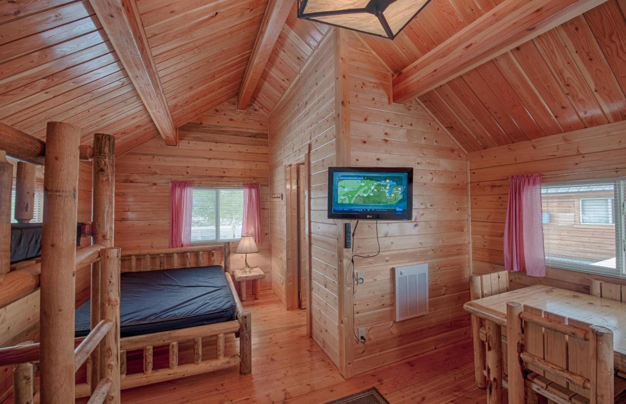 Yellowstone Grizzly Rv Park And Cabins Villa West Yellowstone Kültér fotó